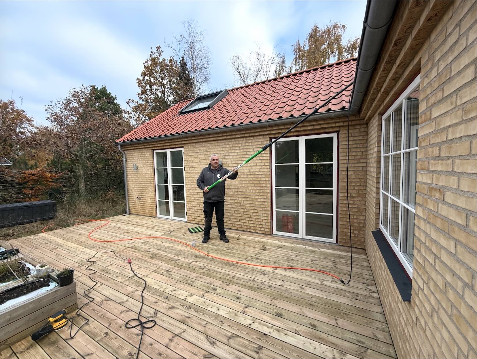 Vinduesvask udført af Odsherred Sommerhustilsyn – grundig rengøring af vinduer i sommerhus